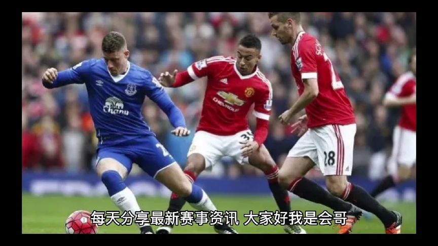 老朋友阿扎尔造访UEFA总部 手捧欧联杯奖杯 生涯4座欧战冠军.