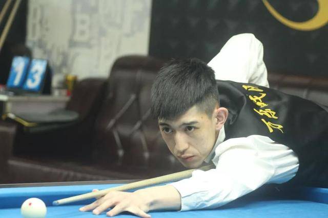 尼克斯五虎場均超33分鐘 勇士則13人輪換無人超30分鐘.